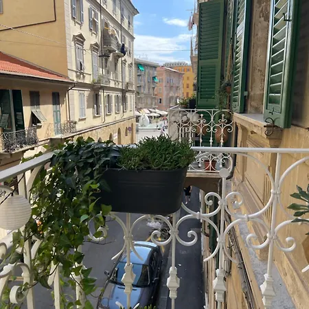 Luxury Designer In The Historical Center Apartament La Spezia